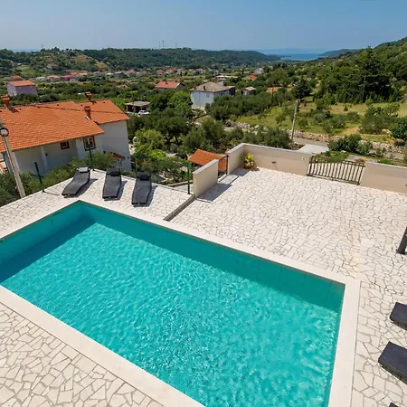 Cozy In With Wifi Mundanije